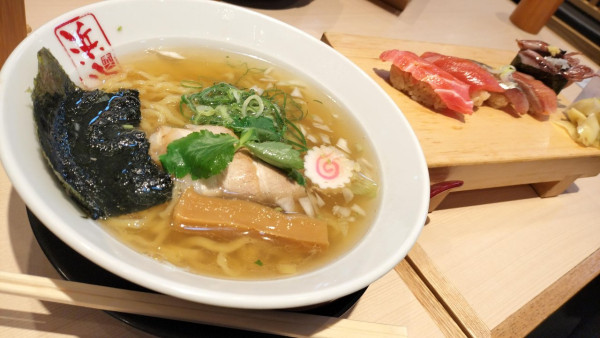 「利尻昆布醤油ランチセット1500円」@巻き鮨 中華そば 浜八 横浜ランドマークタワー店の写真