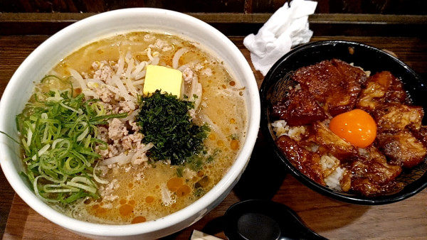 「濃厚味噌中華」@極中華蕎麦ひろた 山形駅前店の写真