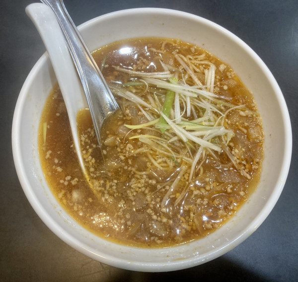 「タンタン麺(麺半分)600円」@ファミリーレストラン こだまの写真