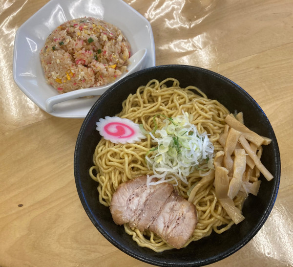 「一平ソバ(特大)950円+半チャーハン350円」@油ソバ専門店 一平ソバの写真
