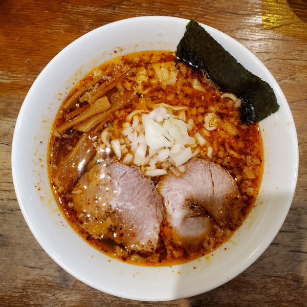 「赤辛中華そば」@中華そば コヨシ 渋谷店の写真