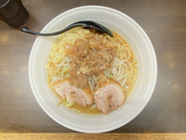 「中ラーメン 豚2枚:900円」@豚ラーメン大山 国分寺店の写真