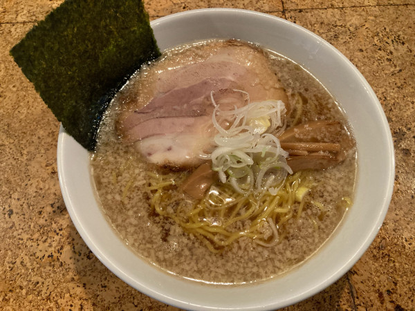 「中間」@きくちひろきの写真