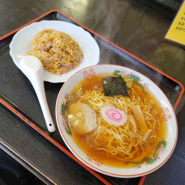 「ラーメン 半チャーハン」@宝来屋の写真