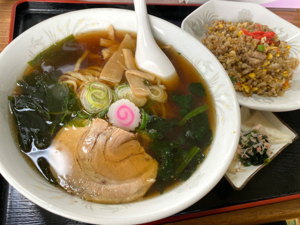 「ラーメンとチャーハン 900円」@すなが亭の写真
