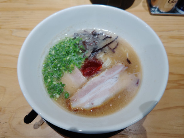 「赤丸らーめん」@麺屋 富貴 諫早駅店の写真