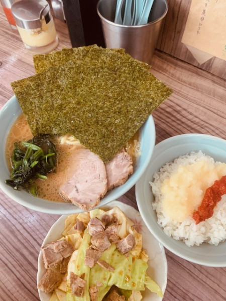 「並750円 キャベチャー・のり各100円 無料ライス」@横浜ラーメン 武蔵家 武蔵境店の写真