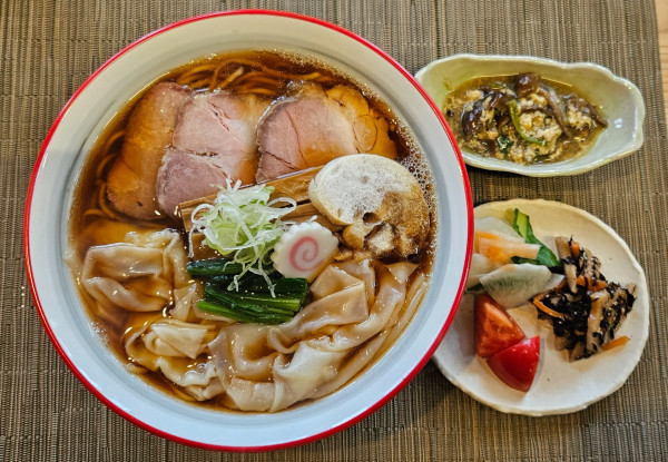 「ワンタンチャーシュー麺」@鮫麺房 さのすけの写真