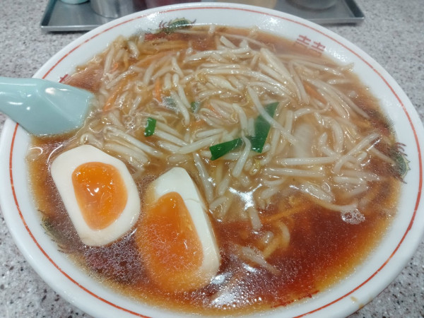 「もやしラーメン+味玉」@ラーメン王 後楽本舗の写真