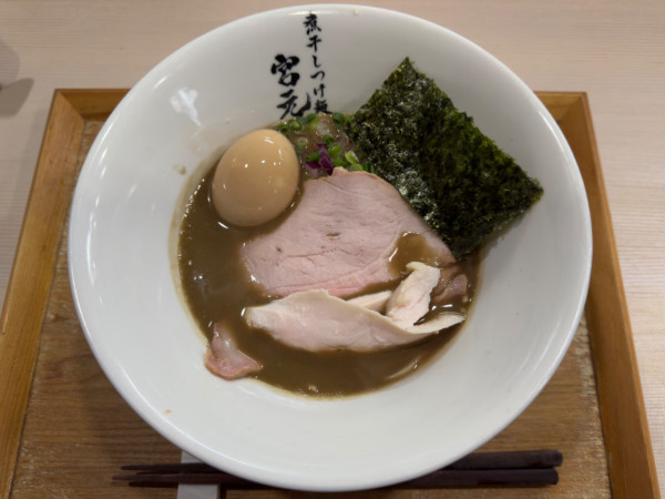 「濃厚煮干し蕎麦＋半熟味玉」@煮干しつけ麺 宮元の写真
