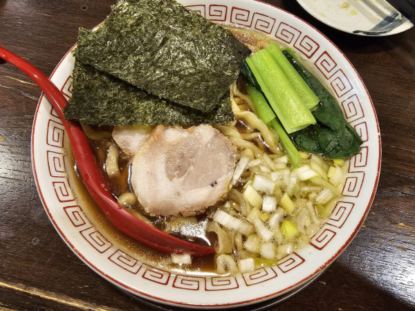 「上品な家系そば」@立ち呑み居酒屋 金町製麺の写真