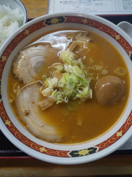 「みそらぁめん（チャーシュー増し・味玉付き）」@陣屋の写真