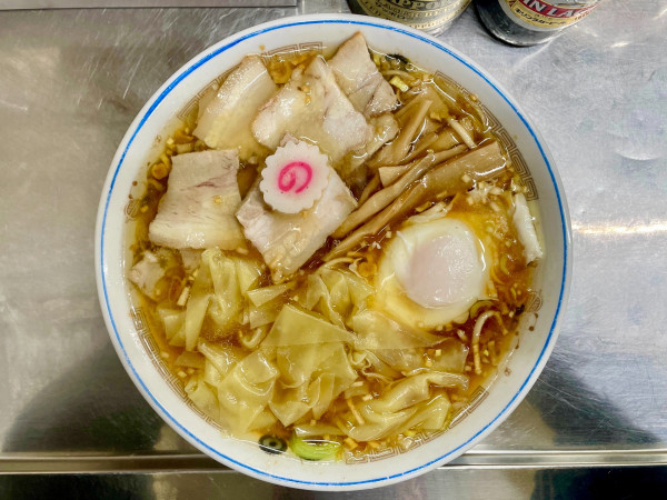 「サッポロ赤星＋キリンラガー＋竹の子皿→チャシューワンタンメン」@中華そば みたかの写真