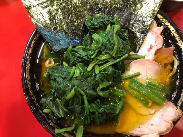 「チャーシュー麺＋ほうれん草」@家系総本山 ラーメン吉村家の写真