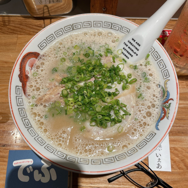 「博多ラーメン」@博多ラーメン でぶちゃん 高田馬場本店の写真