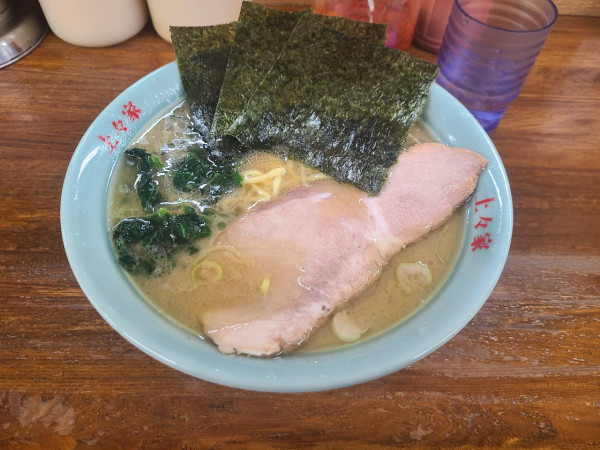 「ラーメン中盛り」@横浜家系ラーメン上々家の写真