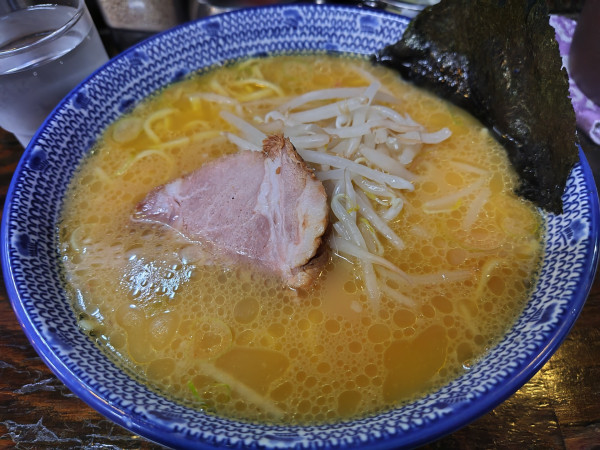 「醤油ラーメン　※太麺」@氣華の写真