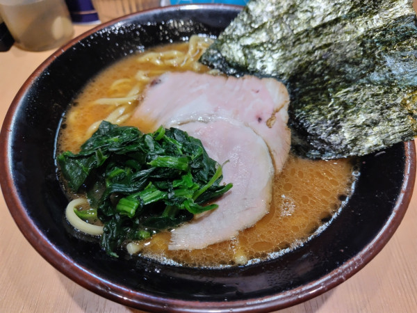 「ラーメン（並）　：かため」@輝道家直系 皇綱家の写真