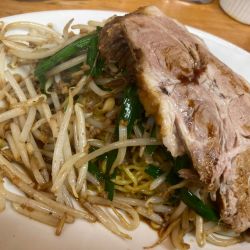 皿台湾チャーシュー(中辛)(ニンニクOK)