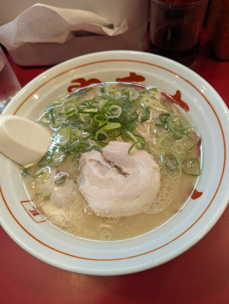 「博多ラーメン+替え玉」@博多長浜屋台やまちゃん 銀座店の写真