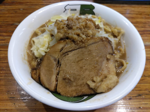 「濃厚雷そば・並・ヤサイ少なめ+生卵」@雷 松戸駅東口店の写真