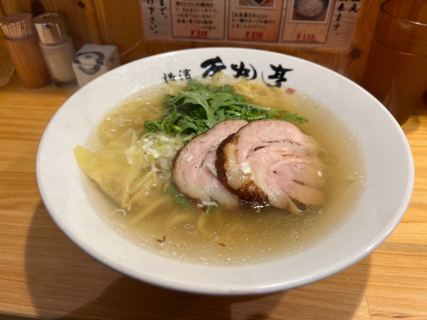 「本丸塩ら〜麺」@横濱 本丸亭 新橋店の写真