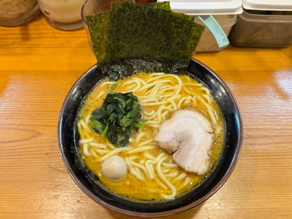 「ラーメン並 800円」@横濱家系ラーメン 明豊家 住吉店の写真