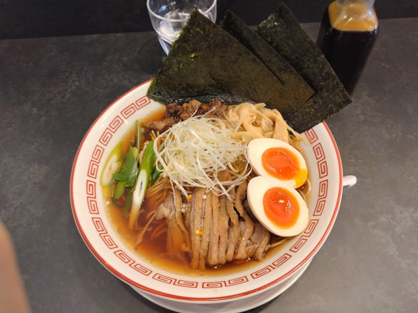 「特製笠岡ラーメン(醤油)¥1100-」@笠岡ラーメン 一元堂 神保町店の写真