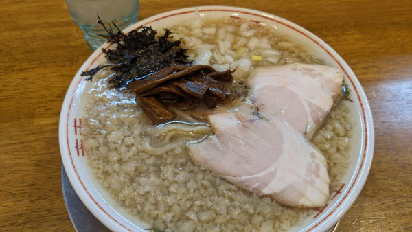 「背脂煮干し中華そば」@背脂煮干中華そば 我武者羅 初台店の写真