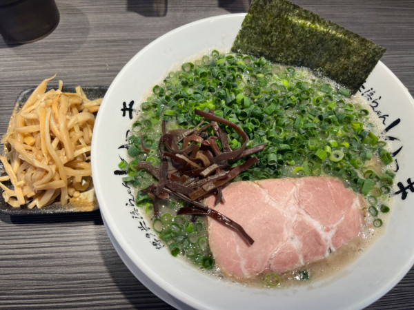 「ねぎらーめん、メンマ、替玉、替玉クーポン」@博多長浜らーめん いっき 戸塚安行店の写真