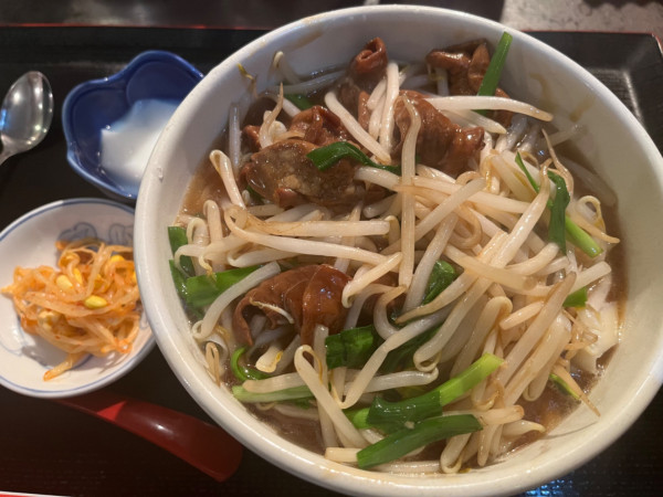 「ホルモン刀削麺」@山西亭の写真