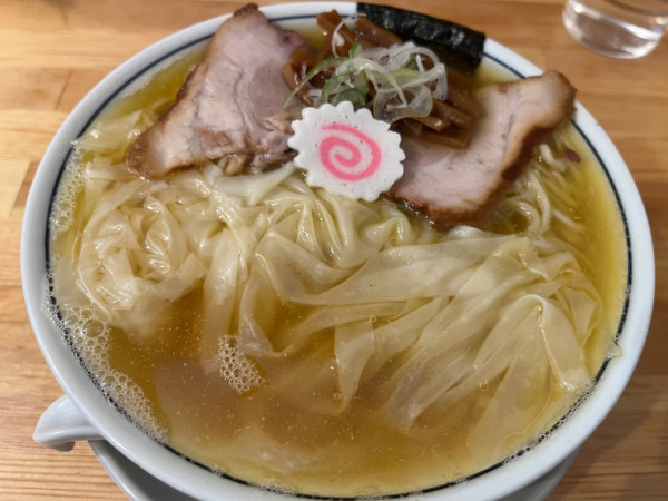 「ワンタン麺」@there is ramenの写真