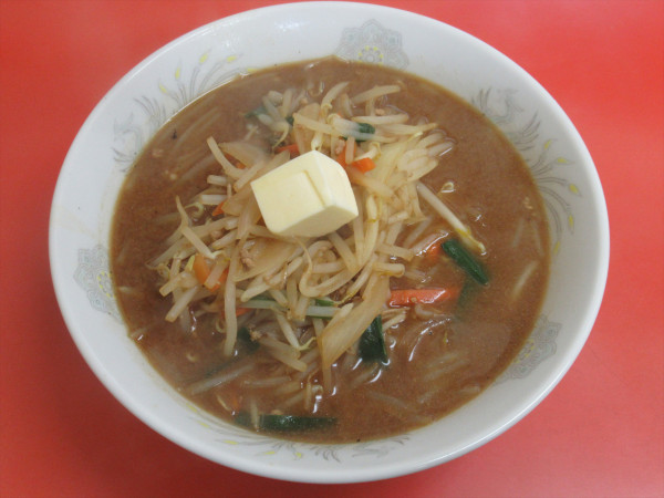 「味噌バターラーメン（750円）」@中華料理 宝来飯店の写真