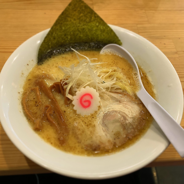 「鶏白湯 青（魚介）930円」@麺屋 義流の写真