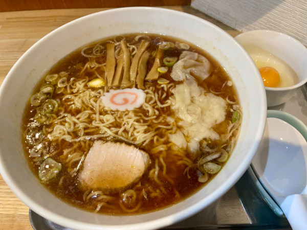 「中華麺 大盛 TPワンタン」@三鷹大勝軒の写真