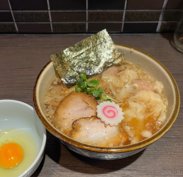 「背脂中華そばミックスわんたん（1270円）」@中華そば かみなり雲呑の写真