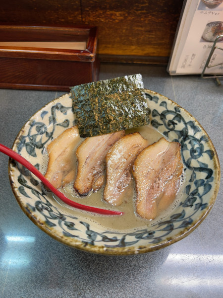 「超煮干そば+味玉とお肉（1400円）」@洛二神の写真