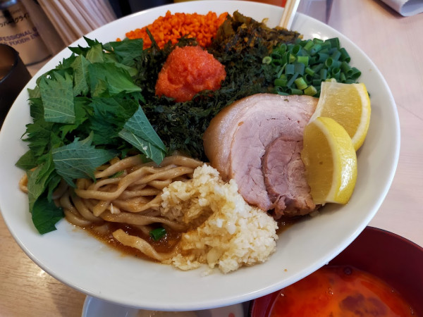 「明太子バター・大600・生卵（大葉・レモン・大蒜・辛揚・ガ別」@鷹の目 蒲田店の写真