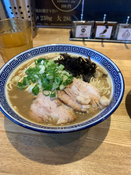 「豚骨煮干大盛」@豚骨醤油 三輪の写真