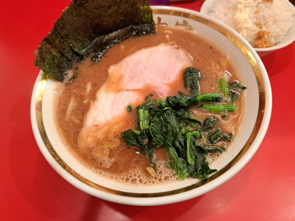 「らーめん　ライス」@横濱ラーメン 裏野中家 西川口店の写真