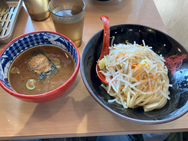 「つけ麺　野菜トッピング」@三田製麺所 アトレ浦和店の写真