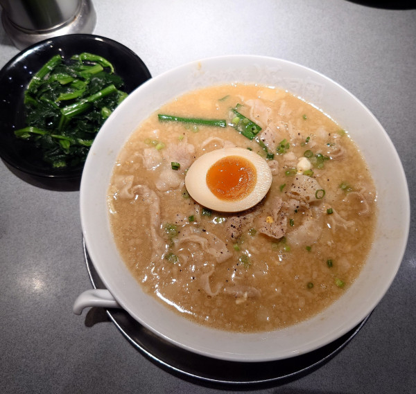 「肉そば嵐玉子まみれ+ほうれん草」@らあめん花月嵐 浦和仲町店の写真