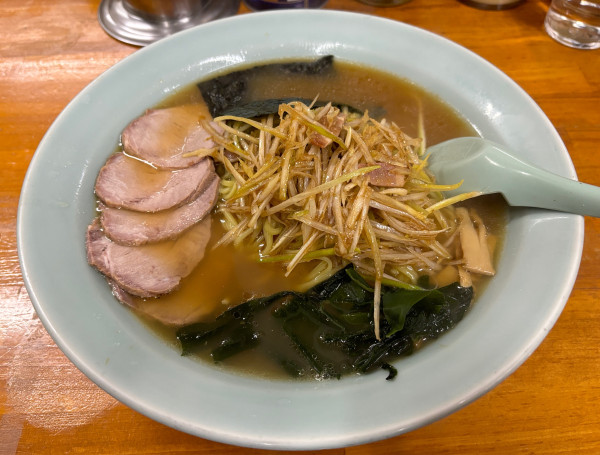 「ねぎチャーシューメン＋中盛り」@らーめん ねぎやの写真