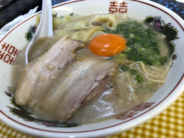 「月見ワンタンラーメン」@博多だるま 総本店の写真