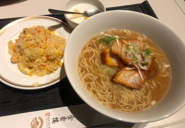 「【ランチメニュー】チャーシューメンと半チャーハン」@金香樓の写真
