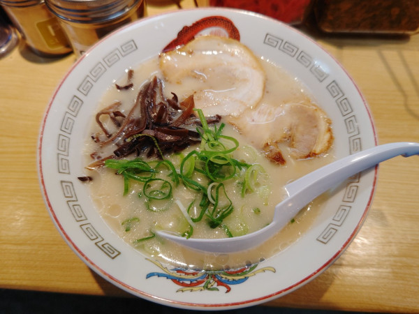 「白旨」@まるうまラーメンぷらっと博多No.3の写真