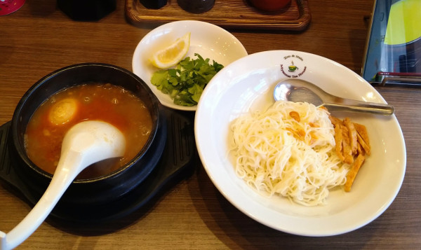 「モンヒンガー」@Zuu & Hein Myanmar Tea House 高田馬場店の写真