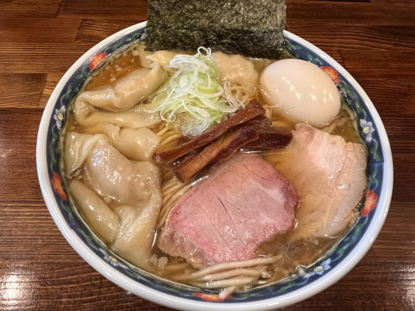 「もちもち雲呑味玉中華そば」@奈つやの中華そばの写真