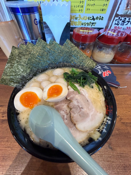 「オールスターラーメン 醤油(うずら)」@極味家 日ノ出町店の写真