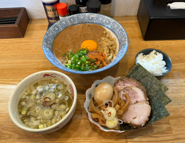 「牡蠣味噌かま玉つけそば」@中華そば専門 とんちぼの写真